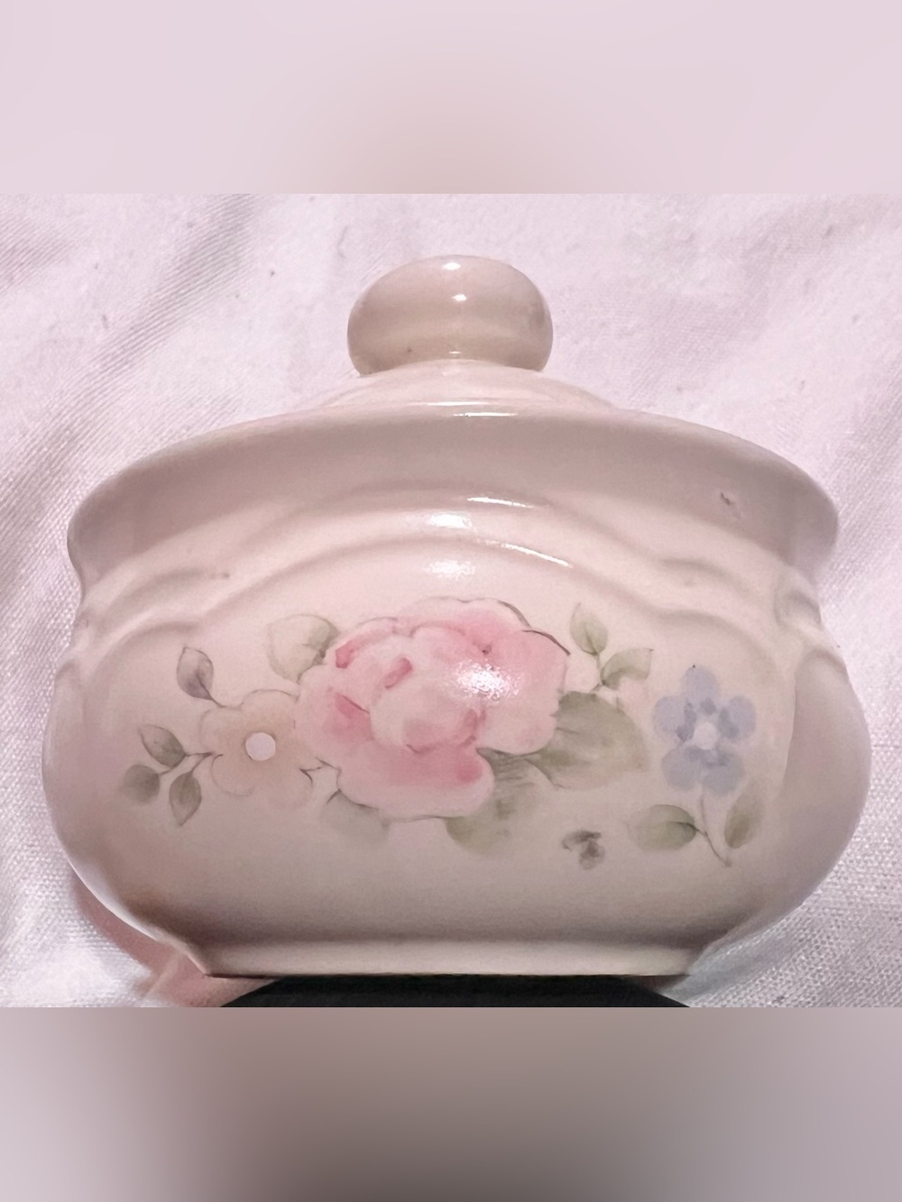 Pfaltzgraff Tea Rose Sugar bowl with Black and White Logo Ceramic Marking